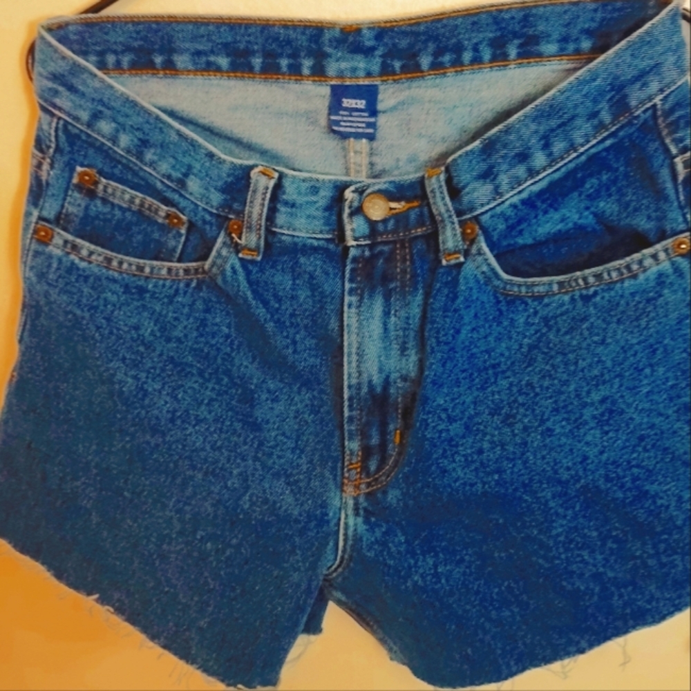 Women's cutoff jean shorts